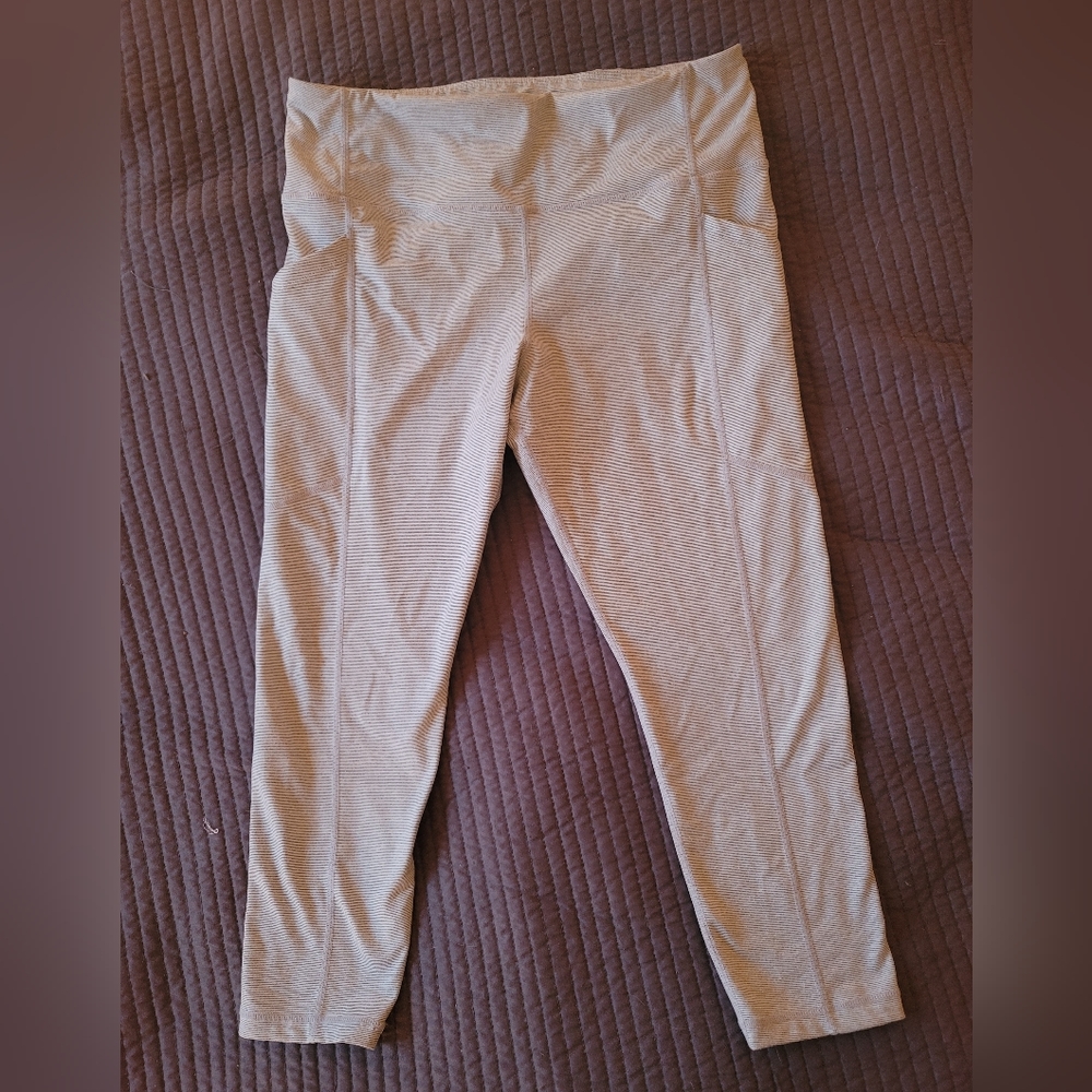 Kiava crop leggings, size L